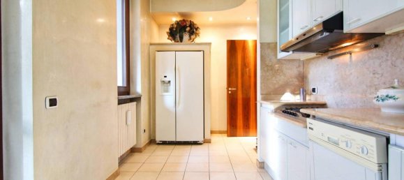 4 rooms Villa in Seregno, Italy No. 153180 12