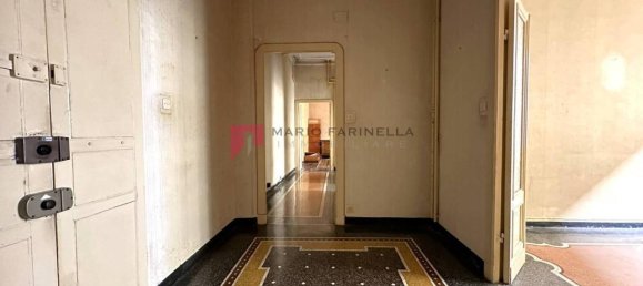 3 rooms Apartment in Genoa, Italy No. 29458 3