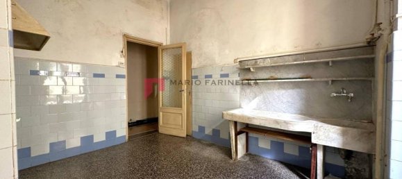 3 rooms Apartment in Genoa, Italy No. 29458 10