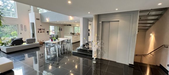 6 bedrooms House in Hegenheim, France No. 246497 3