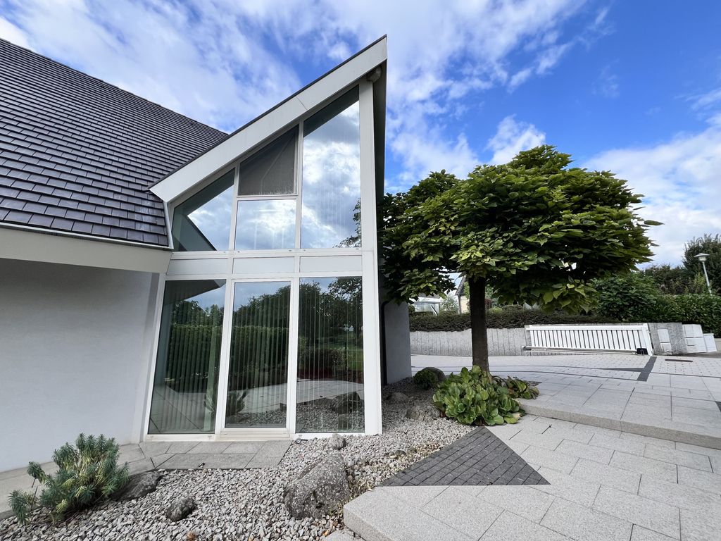 6 bedrooms House in Hegenheim, France No. 246497