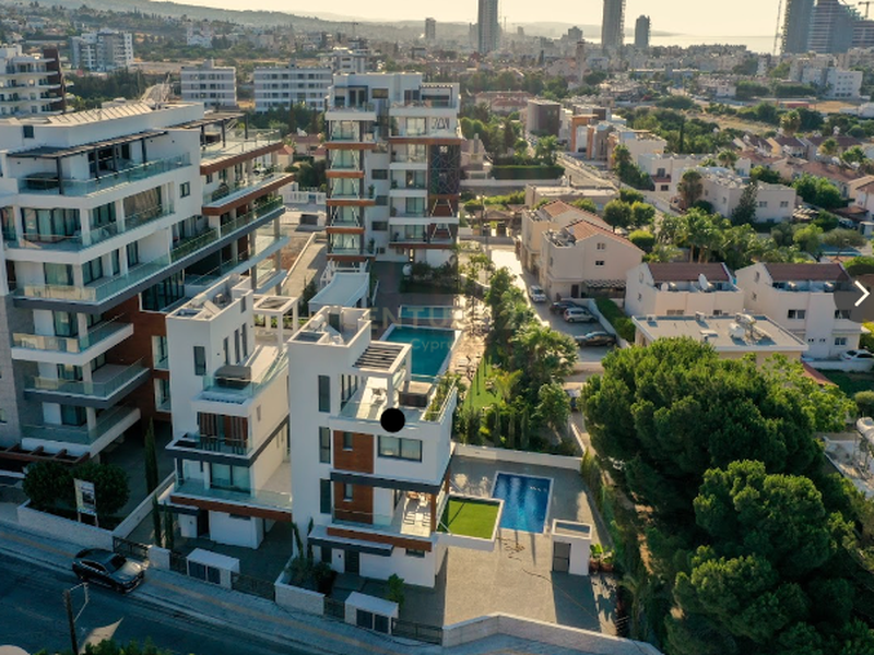 3 bedrooms Commercial property in Limassol, Cyprus No. 18939