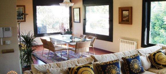 5 bedrooms Villa in Castelldefels, Spain No. 3 4