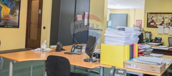 158m² Office in San Donato Milanese, Italy No. 61954 5