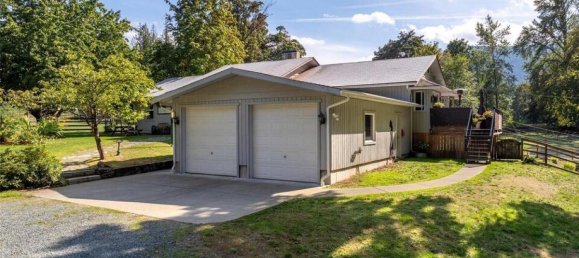 6 bedrooms House in British Columbia, Canada No. 1217 7