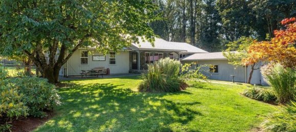 6 bedrooms House in British Columbia, Canada No. 1217 4