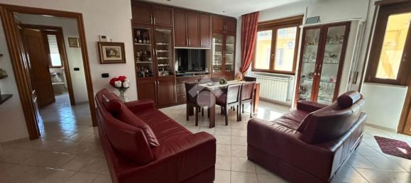 5-Zimmer Villa in Aprilia, Italy, Nr. 201354 5