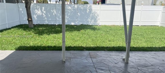 3 Schlafzimmer Villa in Miami, USA, Nr. 614455 13