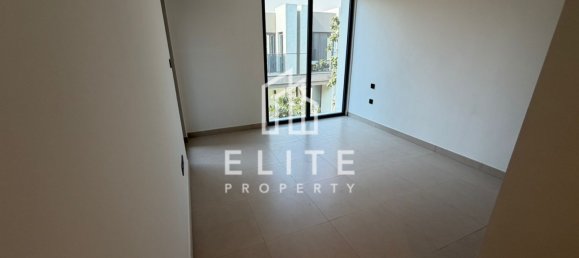 Вилла с 3 спальнями в Дубай, ОАЭ № 113086 3