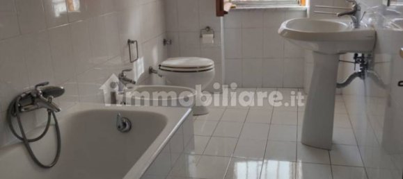 3 bedrooms House in Marigliano, Italy No. 261862 4