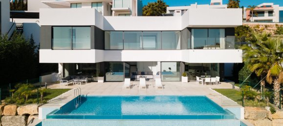 Casa de 5 dormitorios en Málaga, Spain No. 95945 2