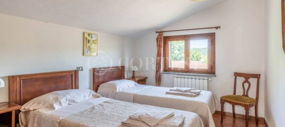 5غرفة عقار تجاري في Gubbio, Italy رقم 277171 32