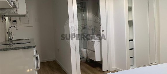 389m² Building in Lisbon, Portugal No. 159552 11