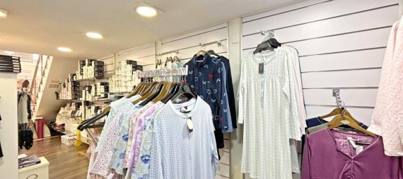 Imóvel comercial em O Milladoiro, Spain 75 m² N.º 48018 8