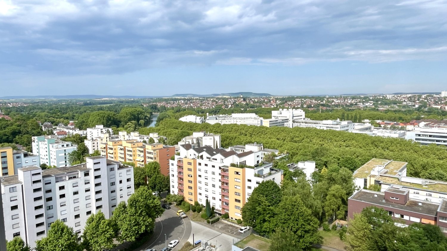 Квартира с 2 комнатами в Хайльбронн, Германия № 229308