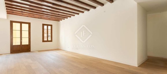Apartamento de 3 dormitorios en Ciudad Vieja, Spain No. 127792 5