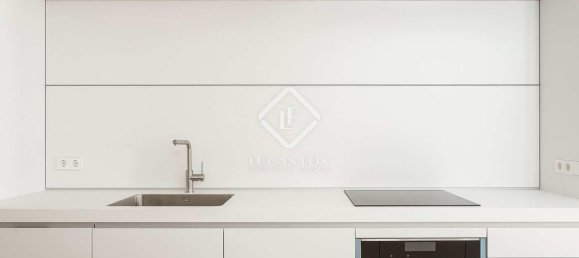 Apartamento de 3 dormitorios en Ciudad Vieja, Spain No. 127792 9