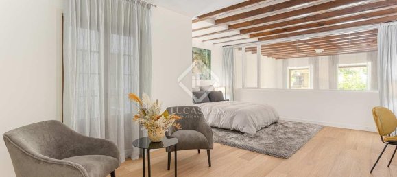 Apartamento de 3 dormitorios en Ciudad Vieja, Spain No. 127792 32