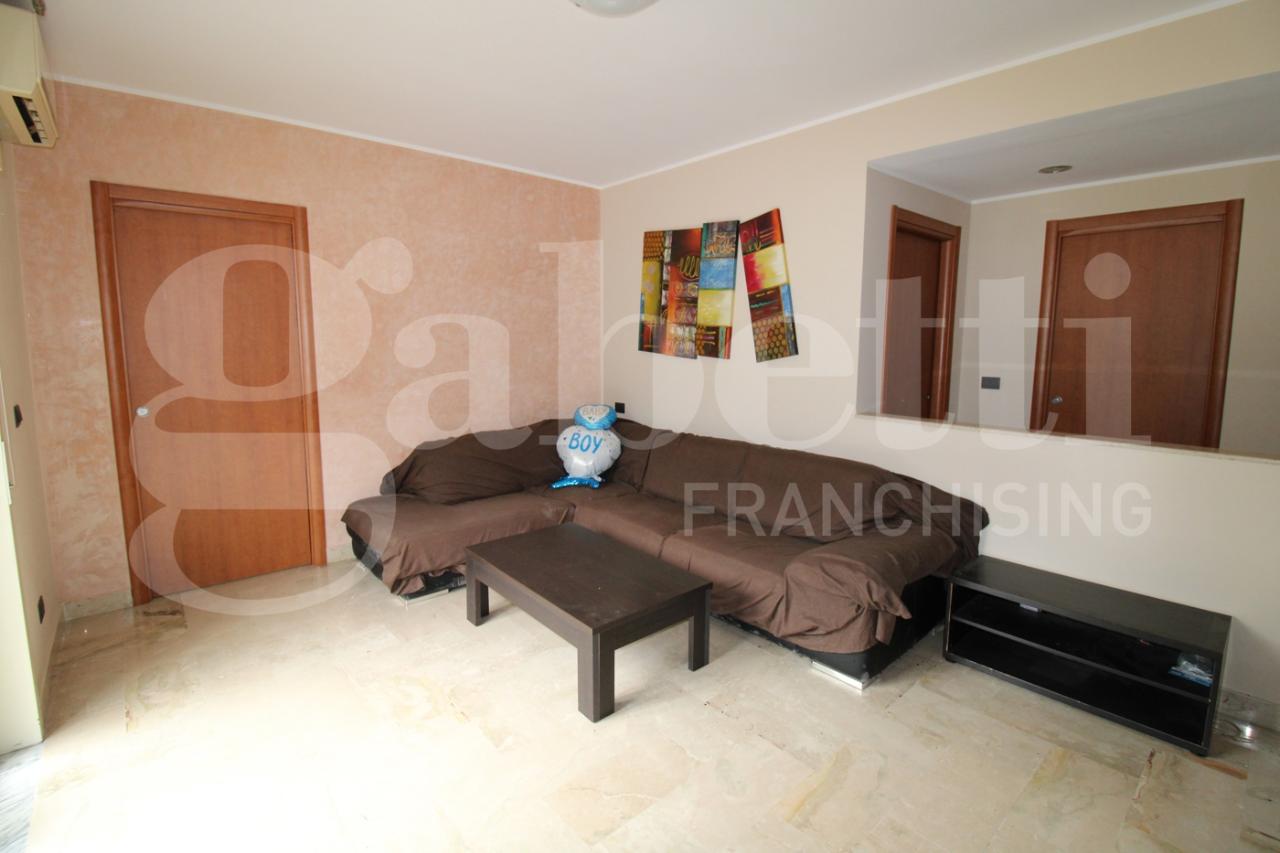 4 rooms Apartment in Messina, Italy No. 171558