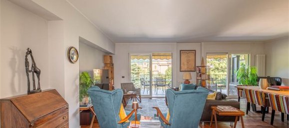 3 Schlafzimmer Wohnung in Como, Italy, Nr. 259544 22