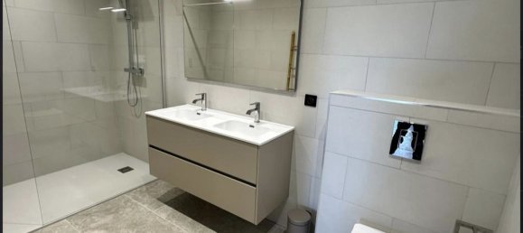 Квартира с 2 спальнями в Гроссето-Прунья, Франция № 350729 5