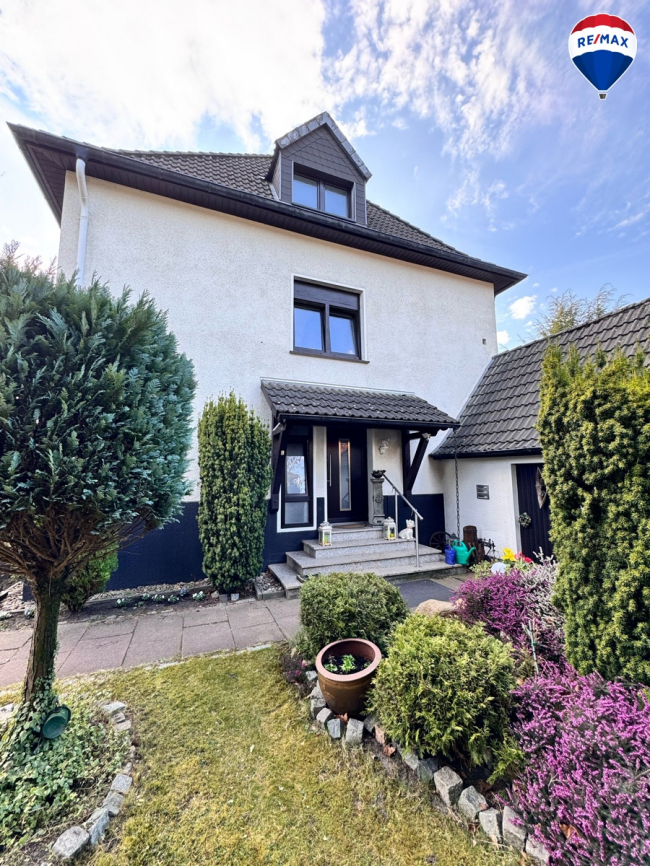 7 rooms Townhouse in Bielefeld, Germany No. 219982