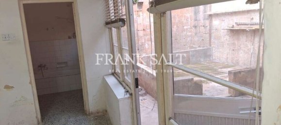 Adosado de 6 dormitorios en Zabbar, Malta No. 2084 7