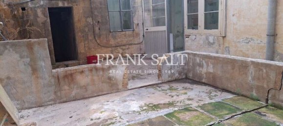 Adosado de 6 dormitorios en Zabbar, Malta No. 2084 5