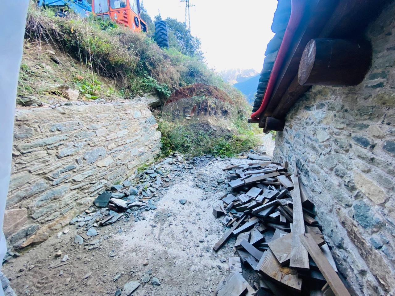 5 rooms House in Gressoney Saint Jean, Italy No. 80143