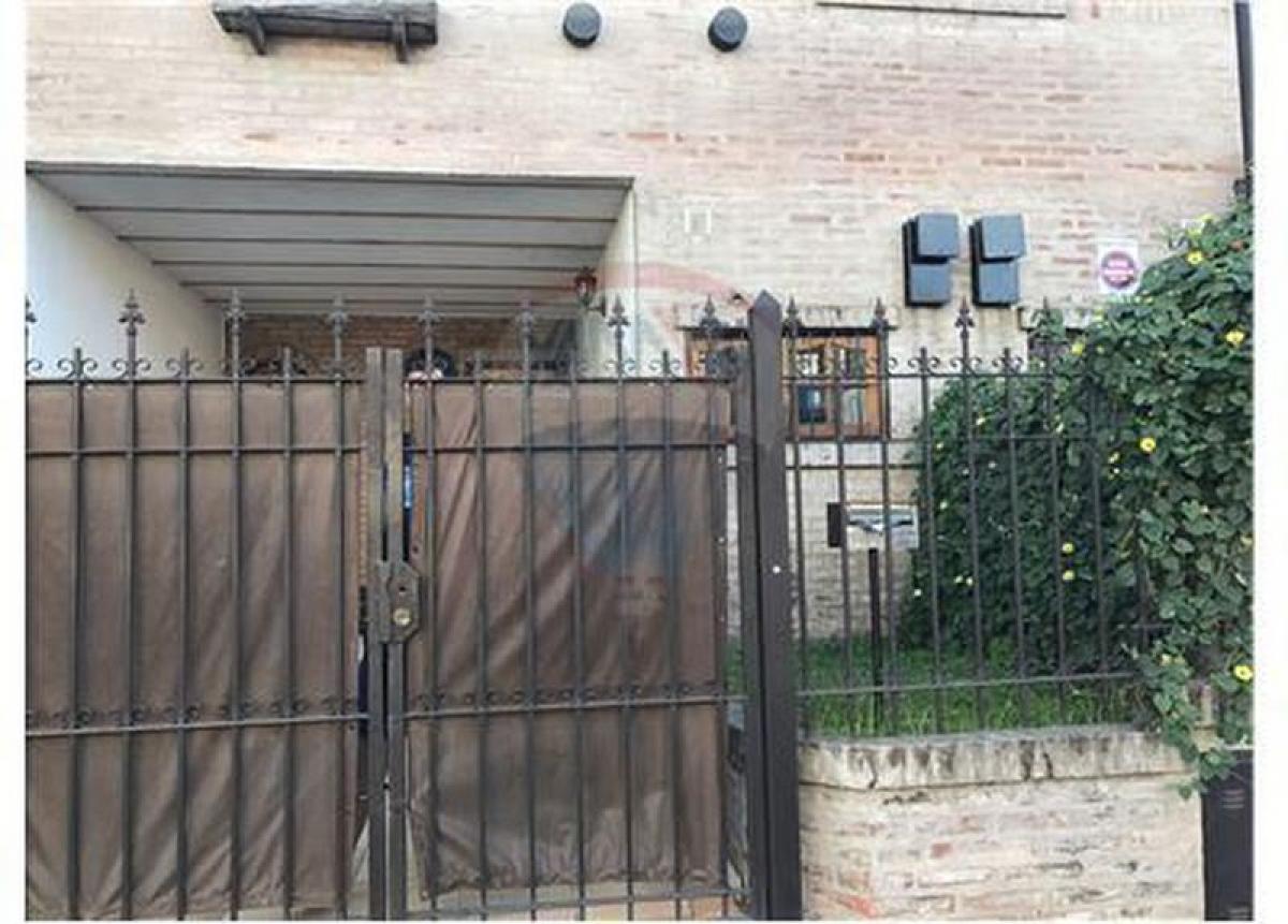 3 bedrooms House in San Miguel, Argentina No. 3629