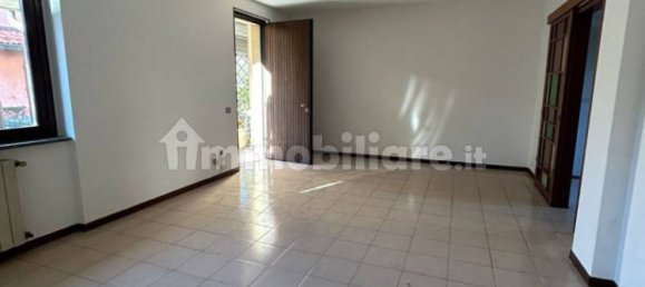 3 Schlafzimmer Villa in Cislago, Italy, Nr. 16781 5
