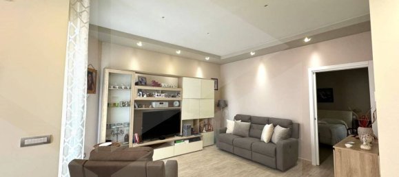 Casa de 3 habitaciónes en Noicattaro, Italy No. 22116 2