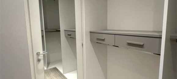 Дом с 7 комнатами в Удине, Италия № 21183 13