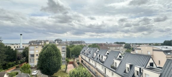 3 bedrooms House in Chartres, France No. 258089 8