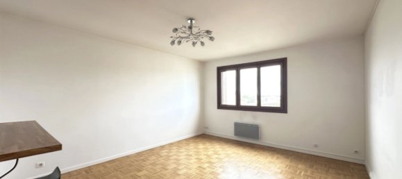 3 bedrooms House in Chartres, France No. 258089 5