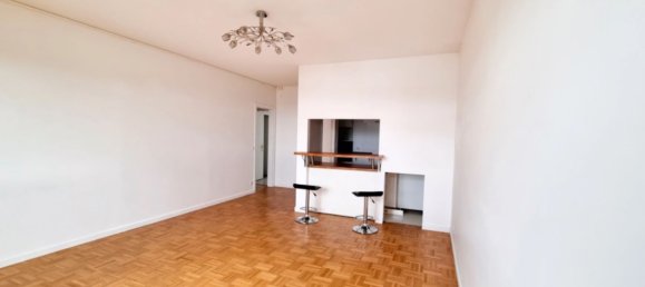 3 bedrooms House in Chartres, France No. 258089 6