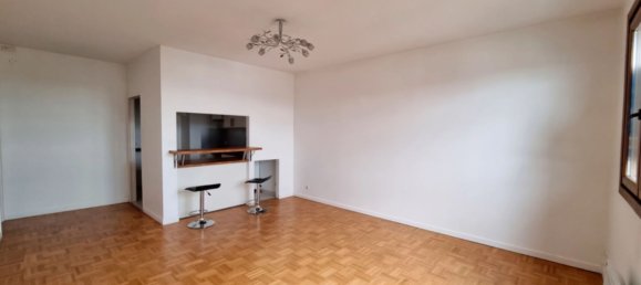 3 bedrooms House in Chartres, France No. 258089 7