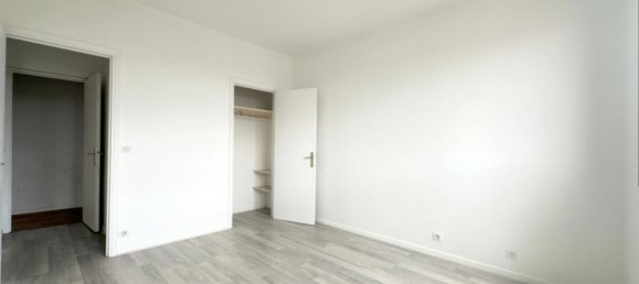 3 bedrooms House in Chartres, France No. 258089 4