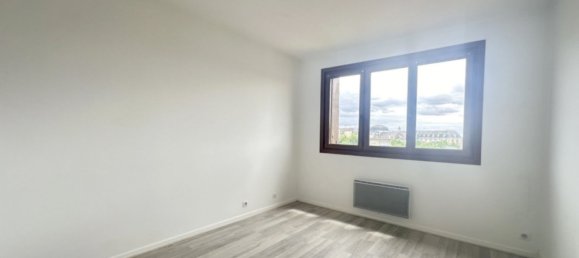 3 bedrooms House in Chartres, France No. 258089 3