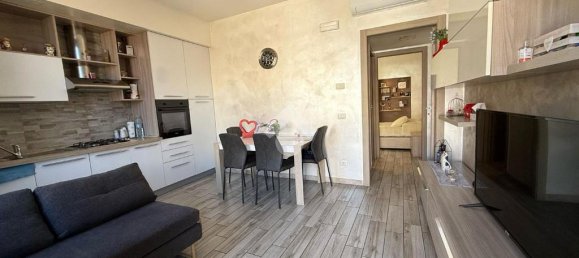 Apartamento de 2 habitaciónes en Desio, Italy No. 60125 3