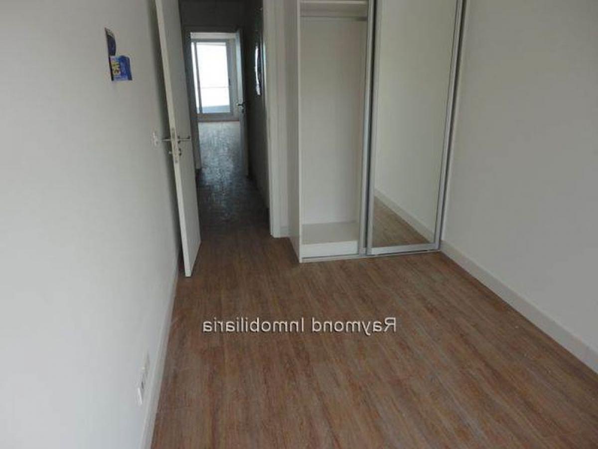 Apartamento de 2 dormitorios en Montevideo, Uruguay No. 2257