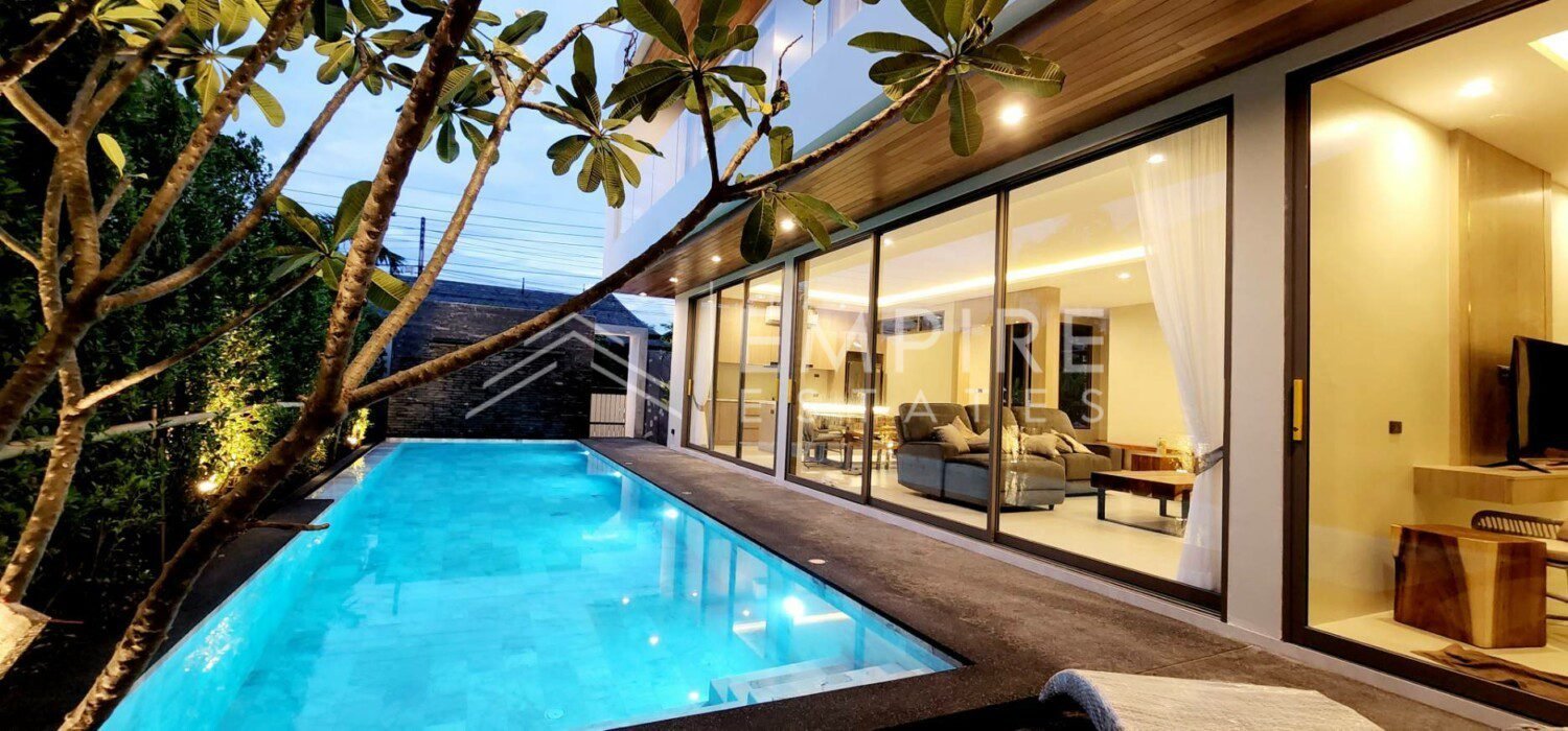 5 bedrooms Villa in Chalong, Thailand No. 10999