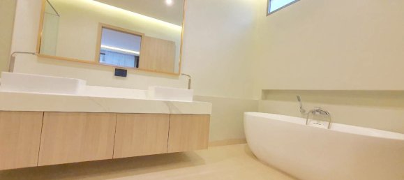 5 bedrooms Villa in Chalong, Thailand No. 10999 4