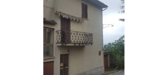 5 rooms Apartment in Todi, Italy No. 255112 4