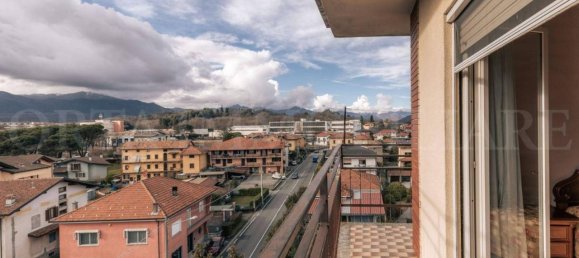Ático de 3 habitaciónes en Gozzano, Italy No. 147280 4