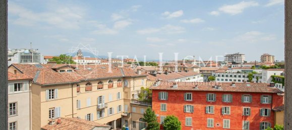 4 rooms Apartment in Bergamo, Italy No. 36109 7