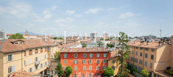 4 rooms Apartment in Bergamo, Italy No. 36109 8