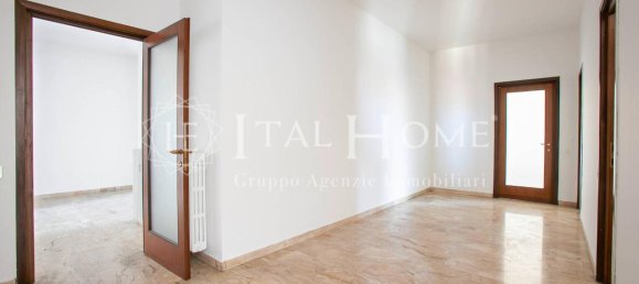 4 rooms Apartment in Bergamo, Italy No. 36109 16