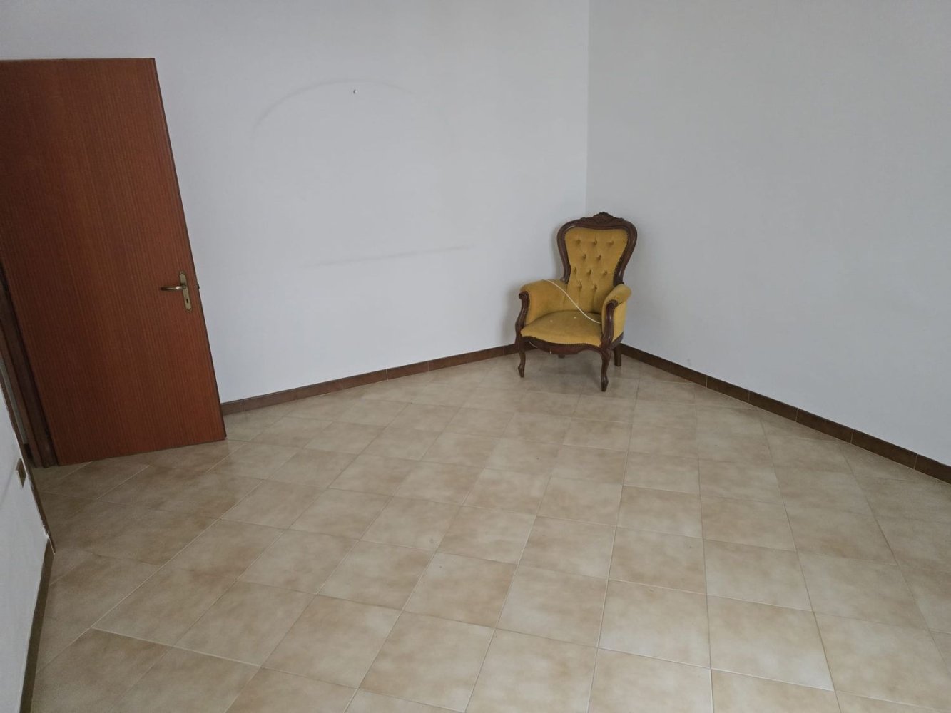 2-salle Appartement à Bisceglie, Italy No. 161262