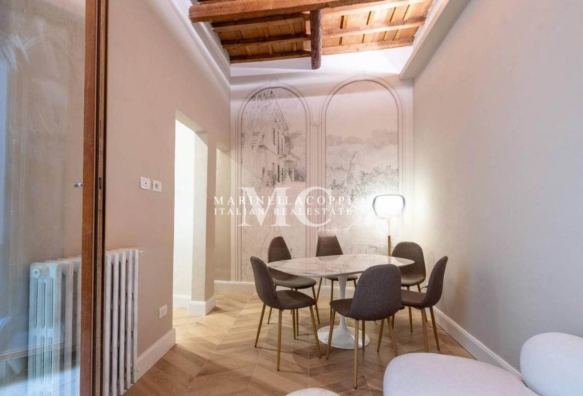 Apartamento de 3 dormitorios en Florence, Italy No. 49173